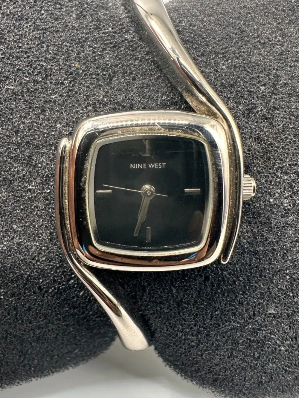 3/$30 Nine West Watch Women Silver Tone Black Dial Bangle Band New Battery 6.75